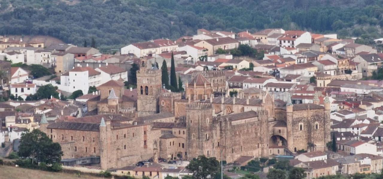 Apartamento Turistico El Rincón de la Pernila Guadalupe (Extremadura) Exterior foto